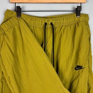 Nike Tech Men's Large Repel Green Woven Nylon Tapered‎ Jogger Pants Drawstring